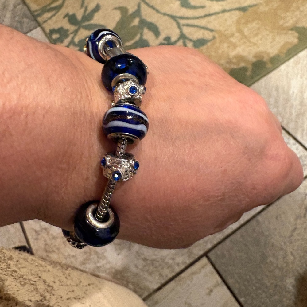 Elegant Blue Beaded Bracelet